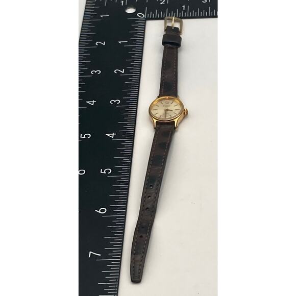VTG Petite Women's Timex Q T-CELL Watch 19mm - Adjustable Band - New Battery 6" - Picture 7 of 8